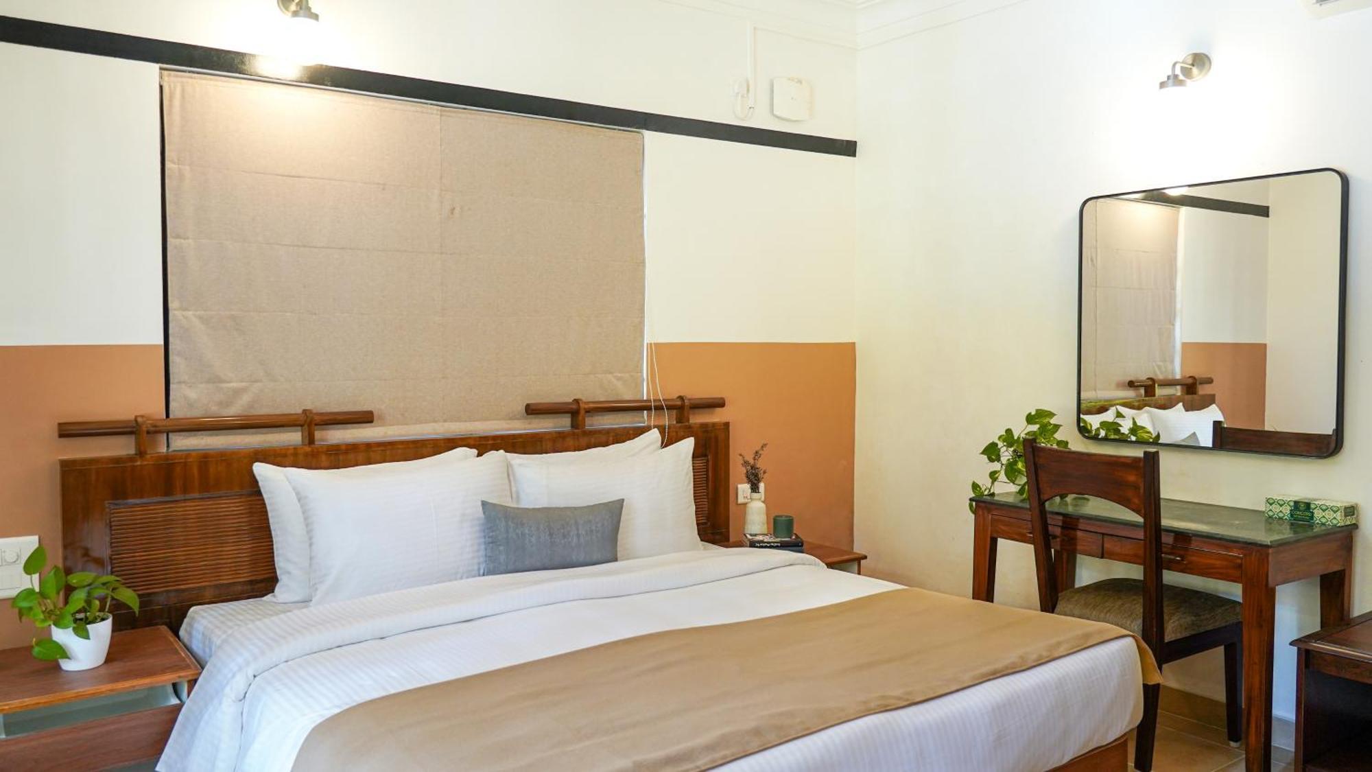 Olive Hotel Alidia Beach Resort By Embassy Group Baga Exterior photo